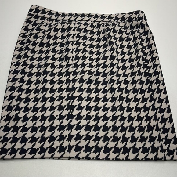 ELLE Women’s 12 Black Tan Stretchy Skirt - Picture 2 of 3